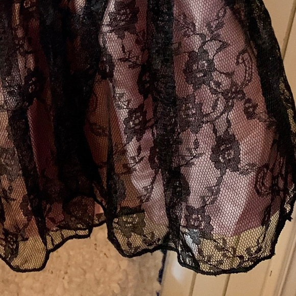 Elegant Infant Formal Velvet Lace Dress - Picture 2 of 3